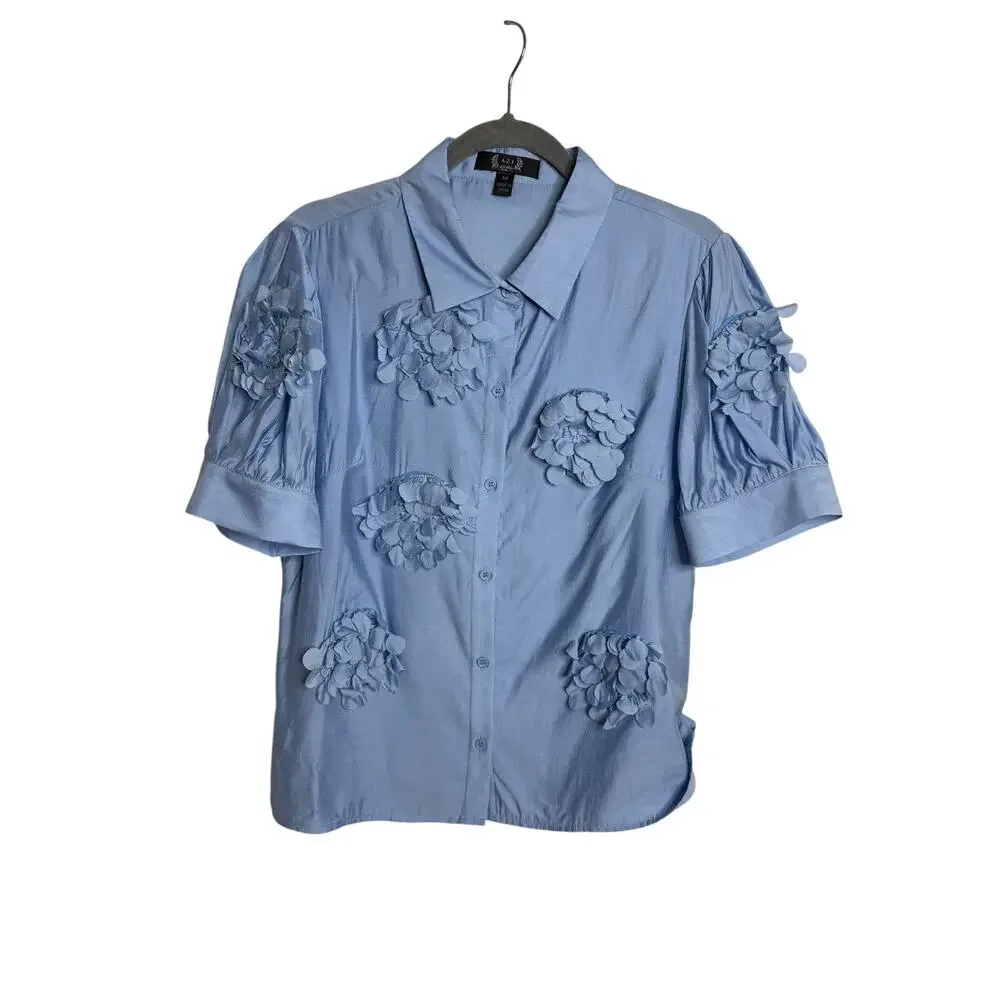 A.Z.I Felicia Blouse Women's Medium Blue Short Sleeve Floral Appliques MSRP$113 - Picture 1 of 6